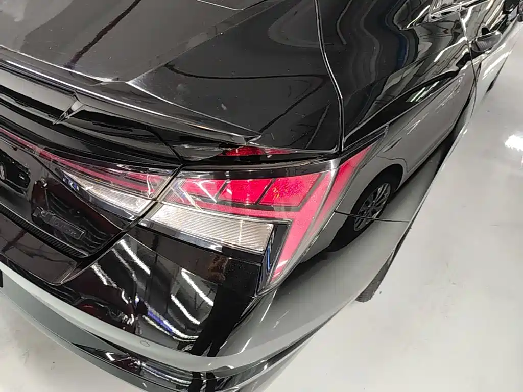 Hyundai Elantra — миниатюра 8