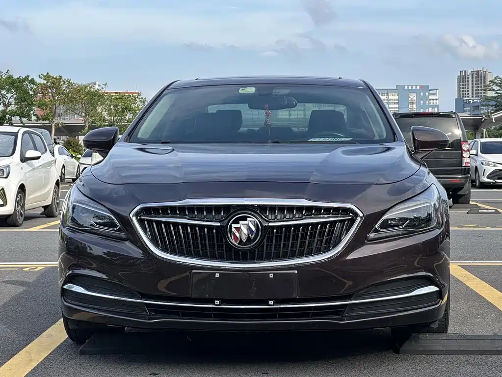 Buick LaCrosse — миниатюра 2