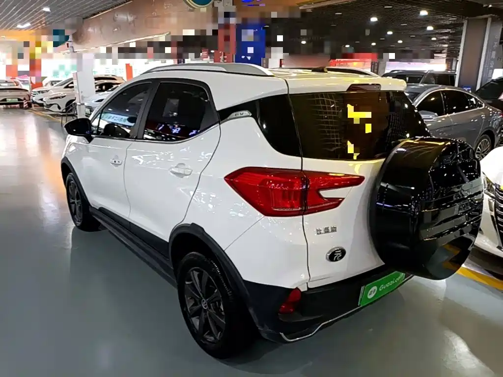 BYD Yuan EV — миниатюра 5