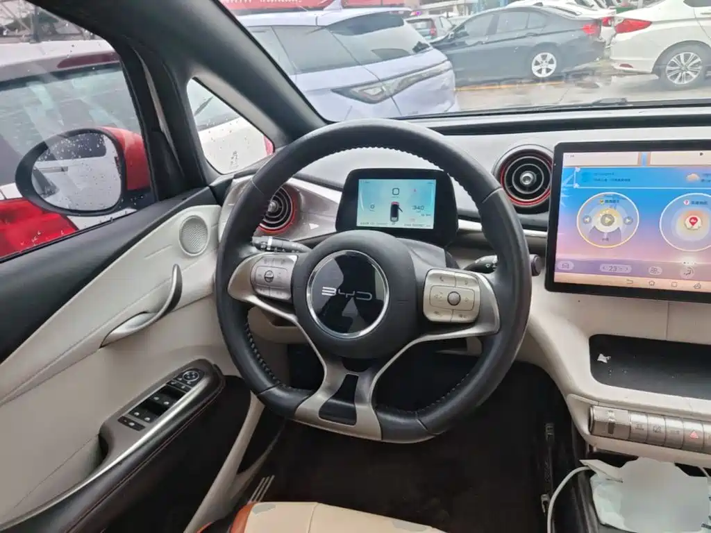 BYD Dolphin — миниатюра 11