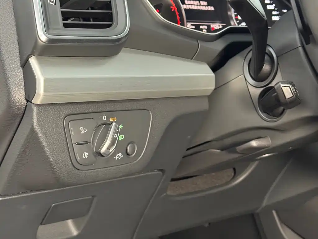 Audi Q5L — миниатюра 19