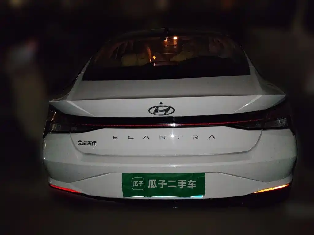 Hyundai Elantra — миниатюра 3