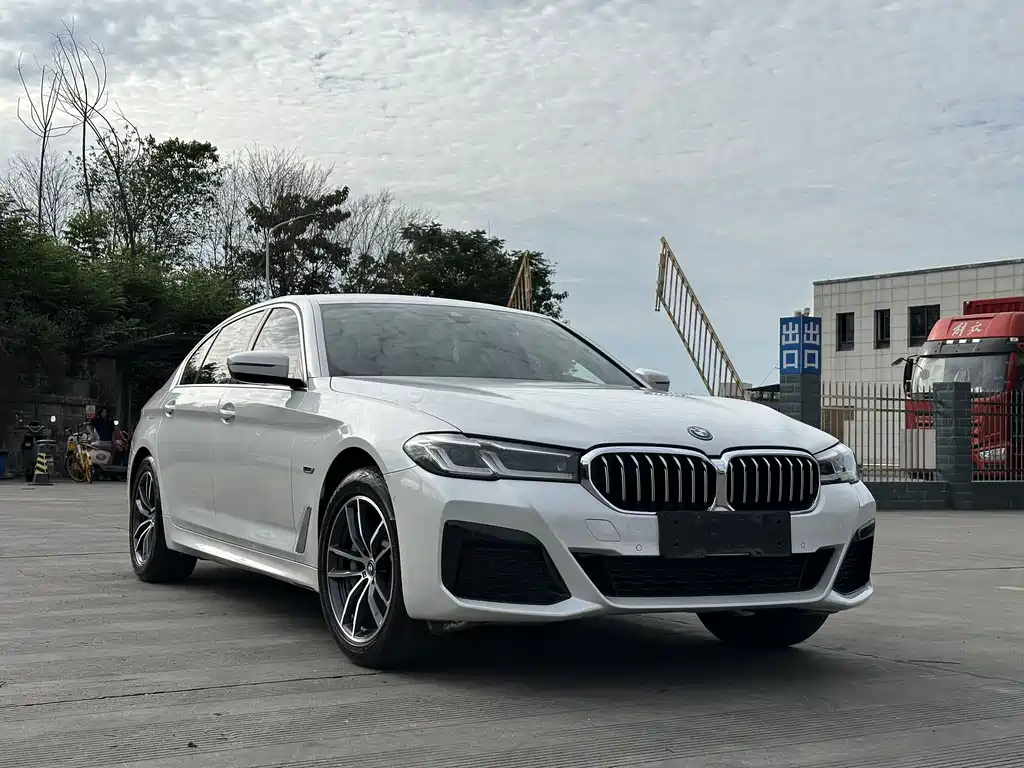BMW 5 Series 5 2022 535Le M Sport