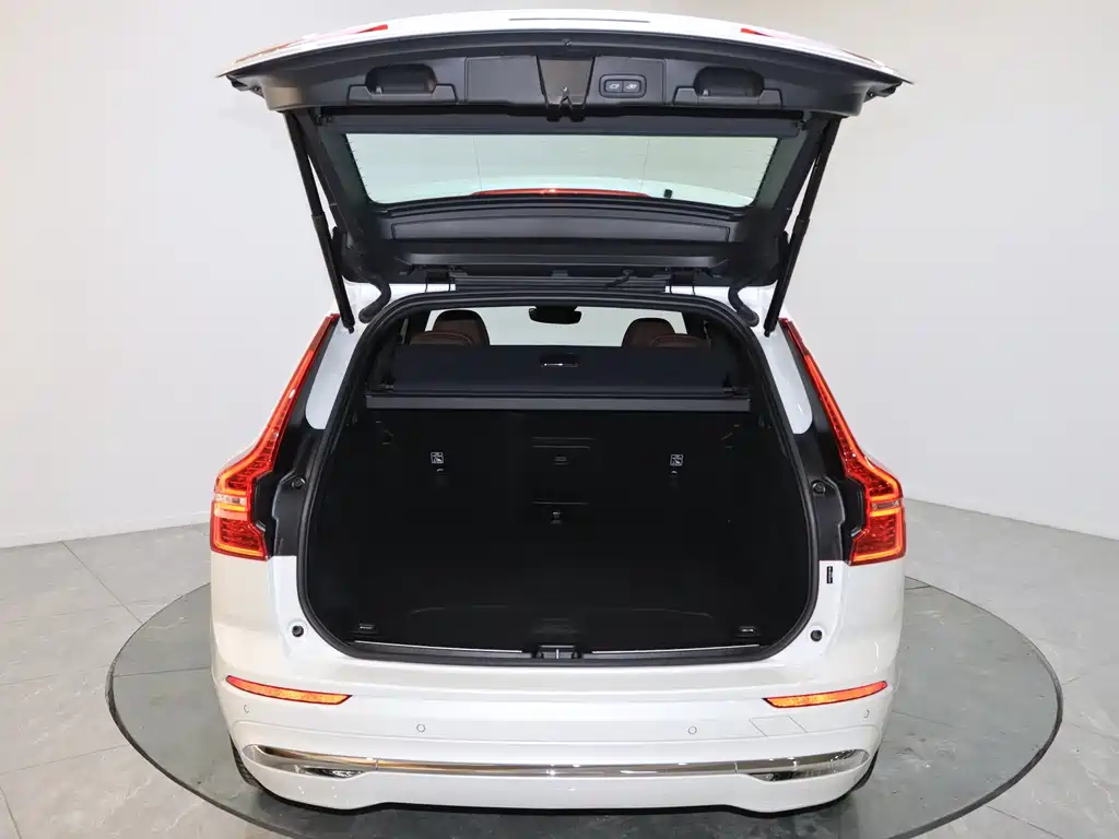 VOLVO XC60 PLUG IN HYBRID