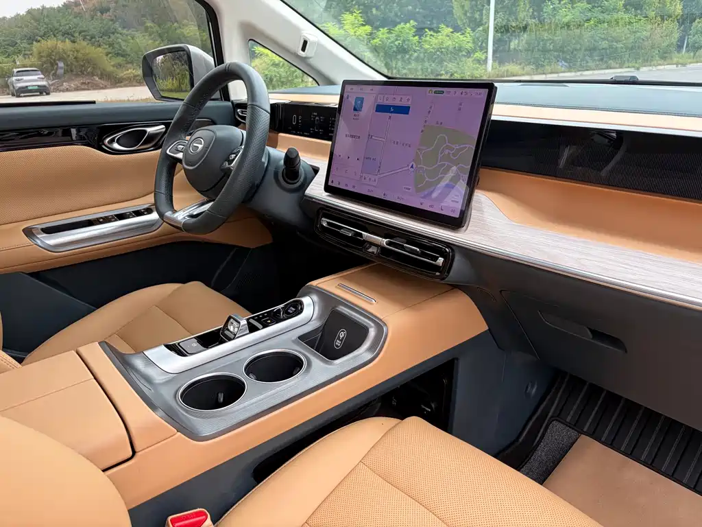 GAC Motor Trumpchi E8 PHEV — миниатюра 10