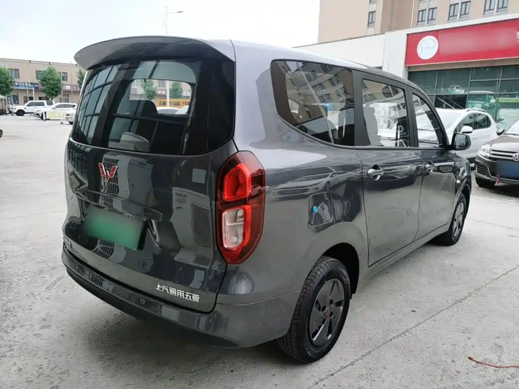Заказать Wuling Hongguang EV 2026 года за 2 242 591 ₽  из Китая