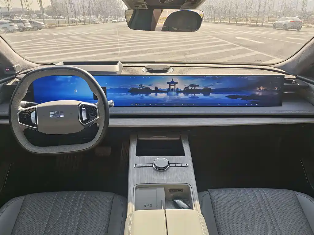 GEELY GALAXY GALAXY E8