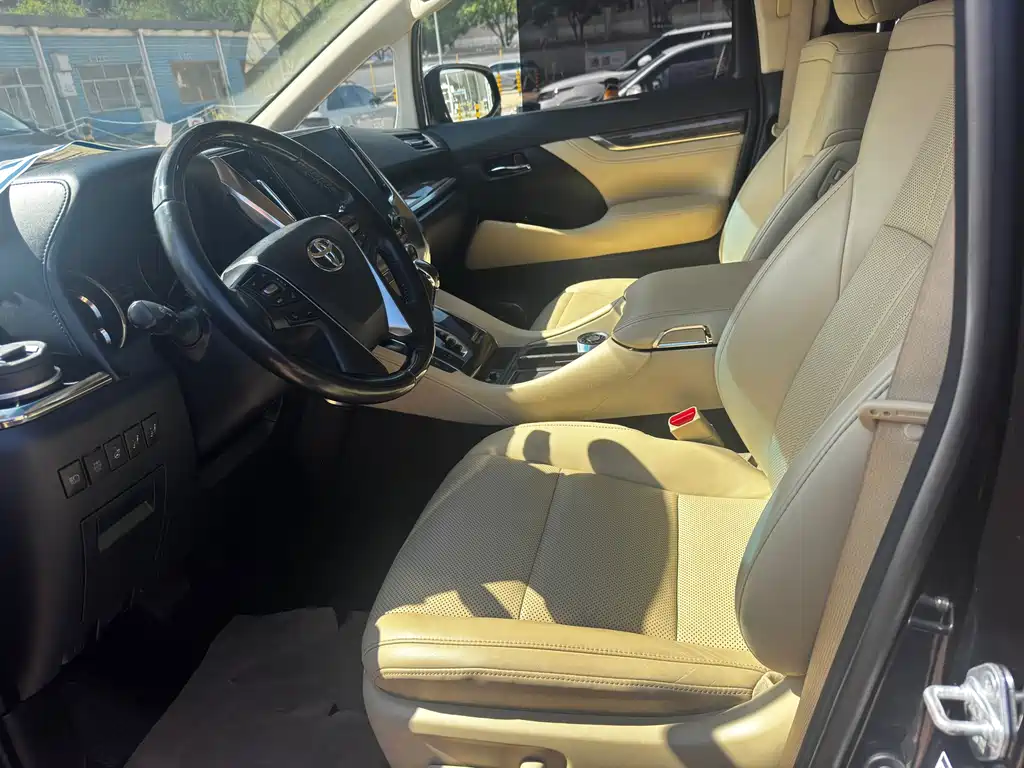 Toyota Vellfire — миниатюра 23