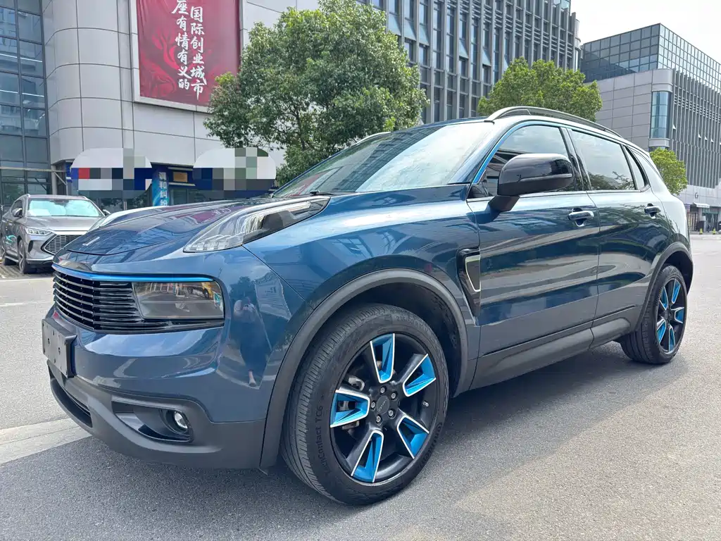 Lynk & Co 01