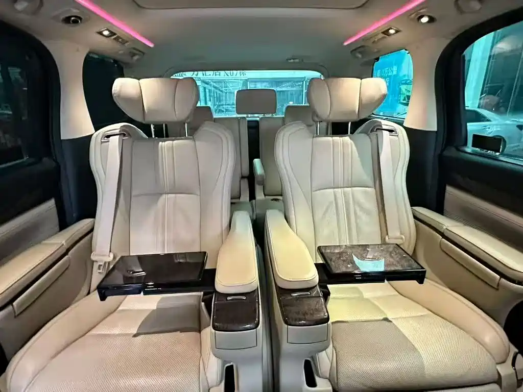 Toyota Vellfire — миниатюра 7