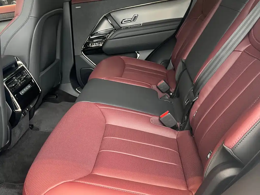 Land Rover Range Rover Sport 2026 400PS Dynamic SE
