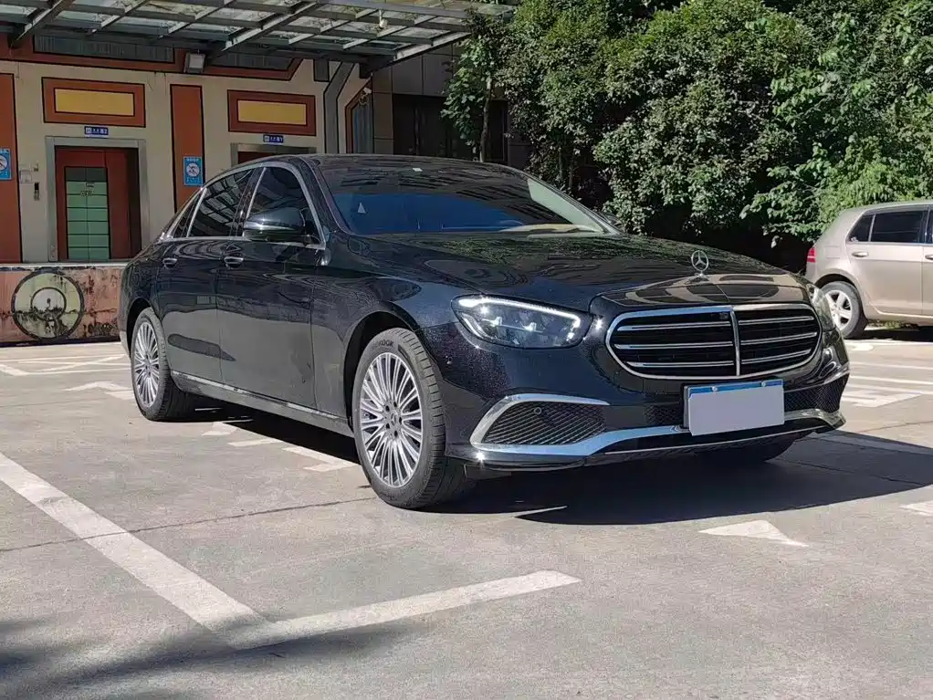 Mercedes-Benz E-Class — миниатюра 3