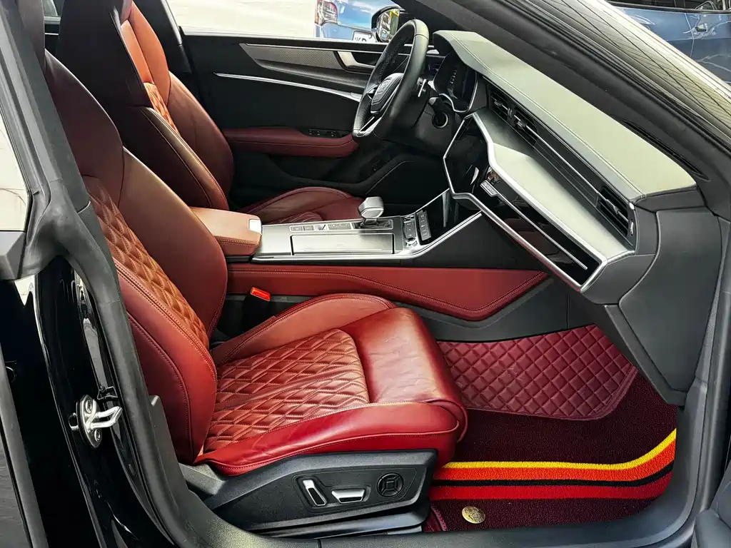 Audi A7L 2024 45 TFSI quattro S-line