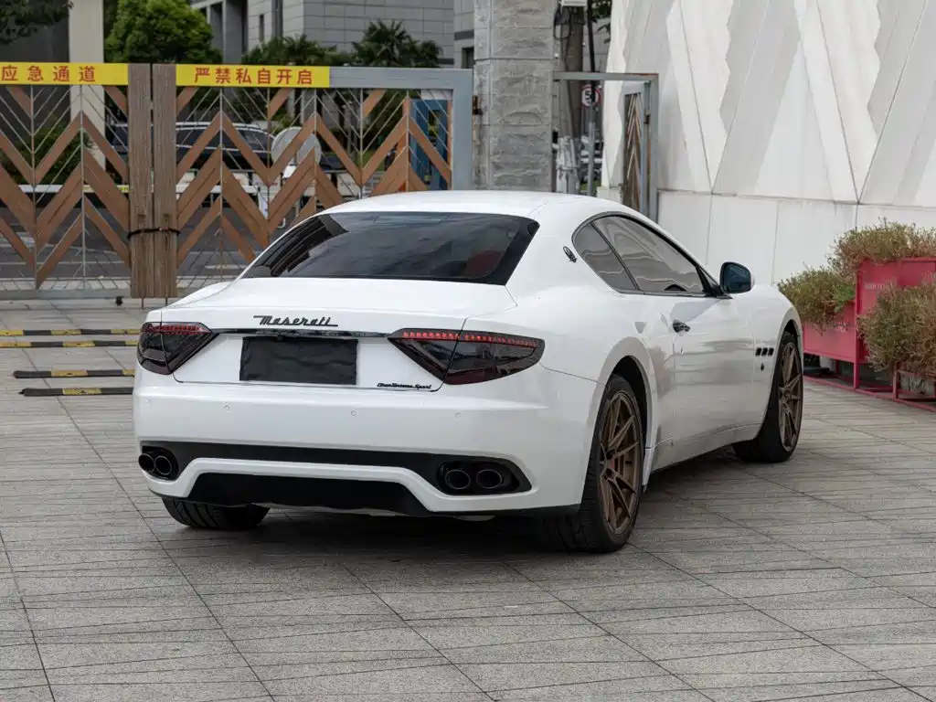 Maserati GranTurismo — миниатюра 4