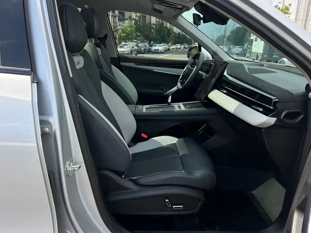 Geely Boyue L — миниатюра 18