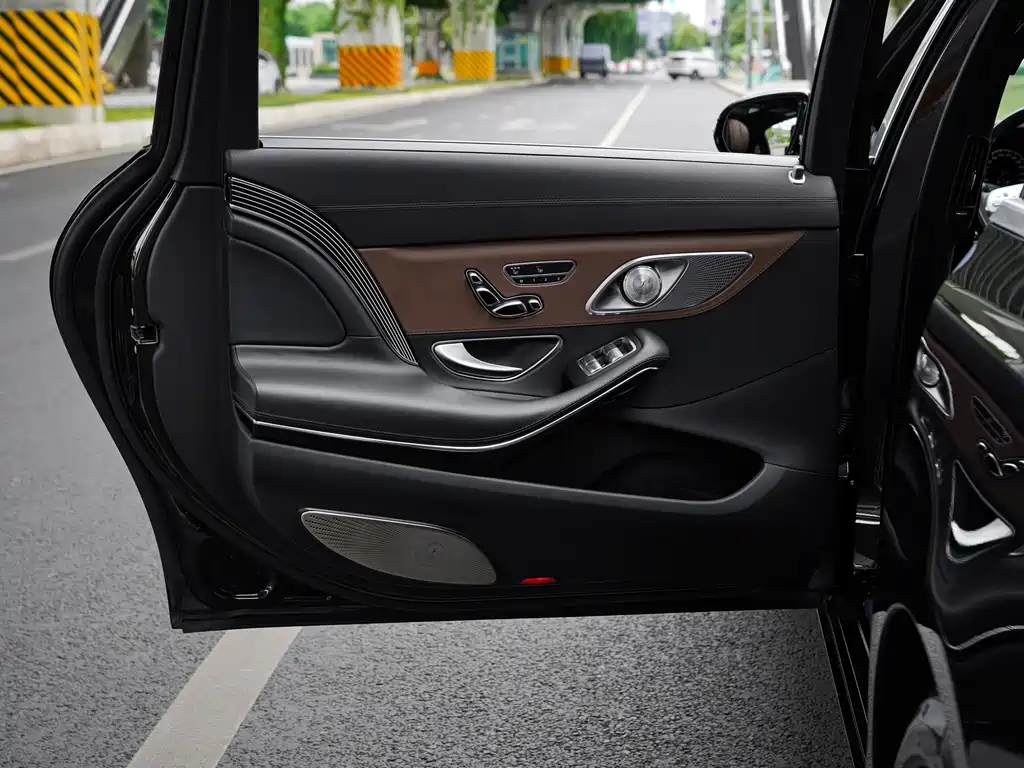 Mercedes-Benz Maybach S-Class S 560 4MATIC, фото 15