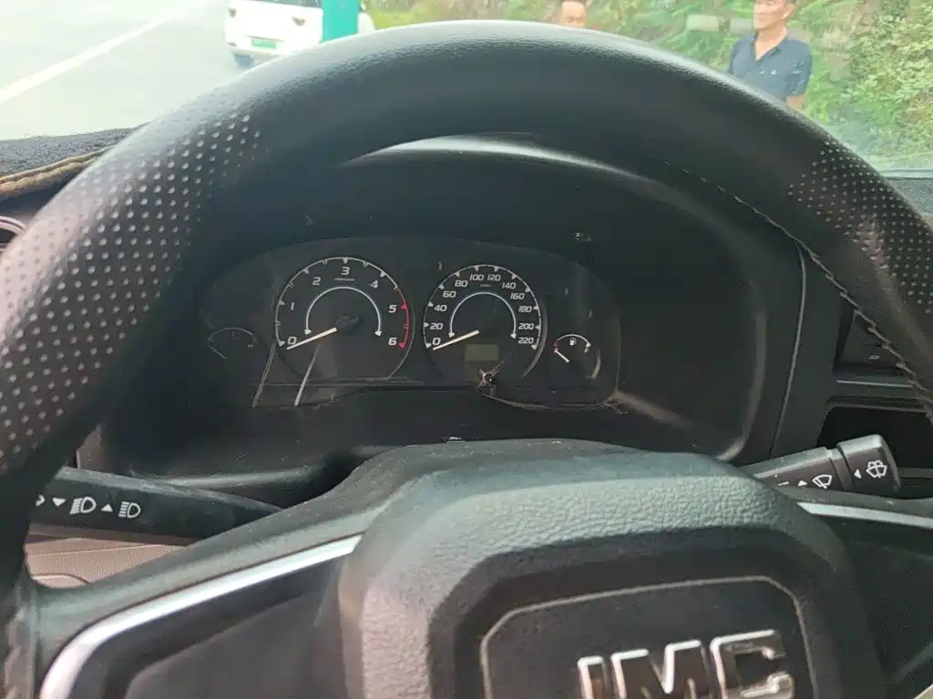 JMC Tesla — миниатюра 12