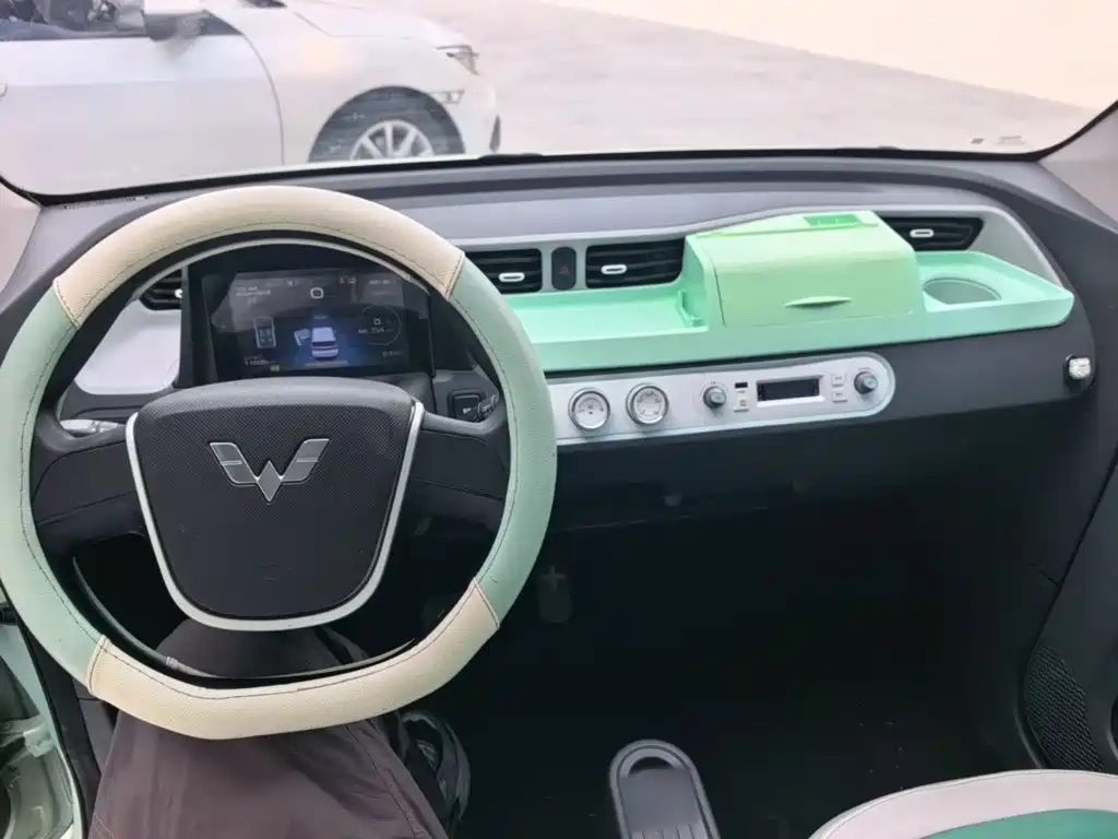 Wuling MINIEV — миниатюра 10