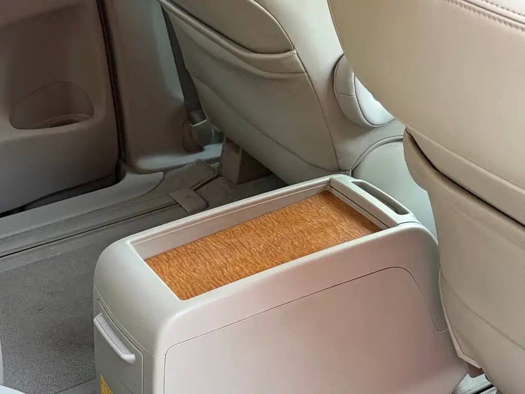Toyota Previa — миниатюра 13