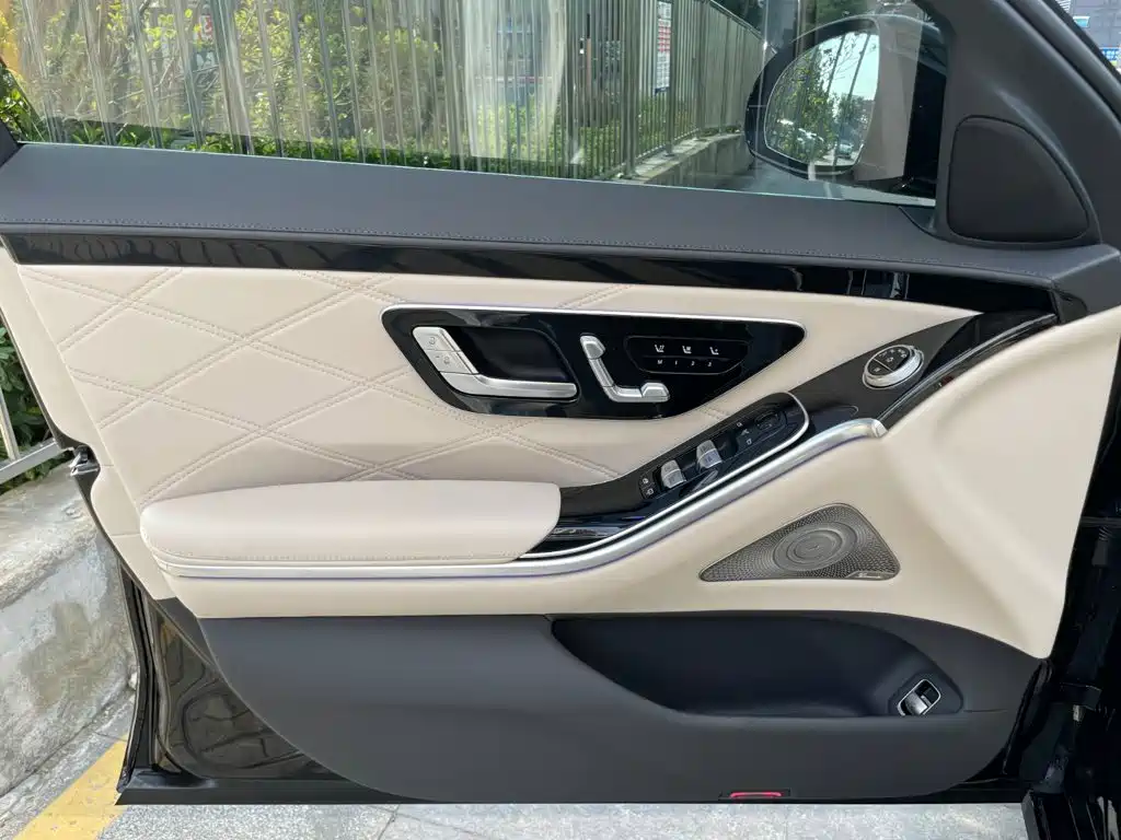 Mercedes-Benz S-Class — миниатюра 10