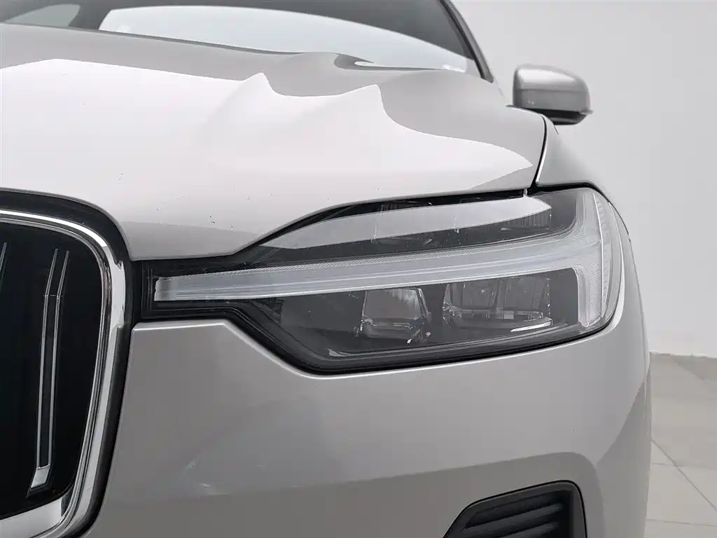 Volvo XC60 2024 B5 Luxury