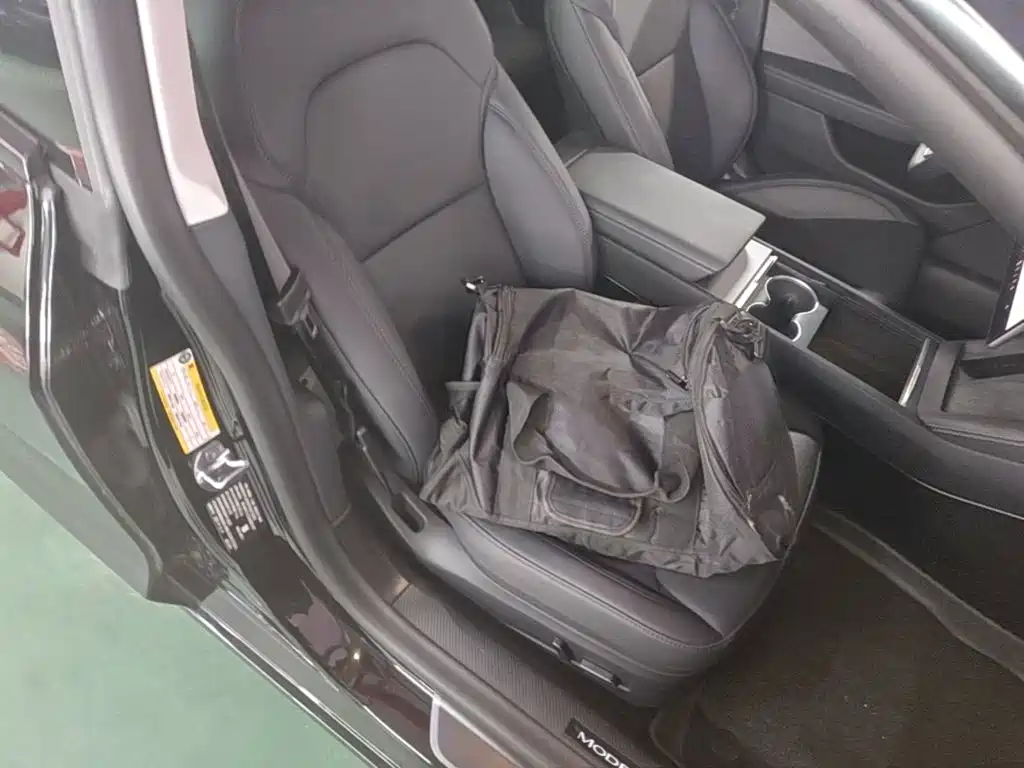 Tesla Model 3 — миниатюра 25