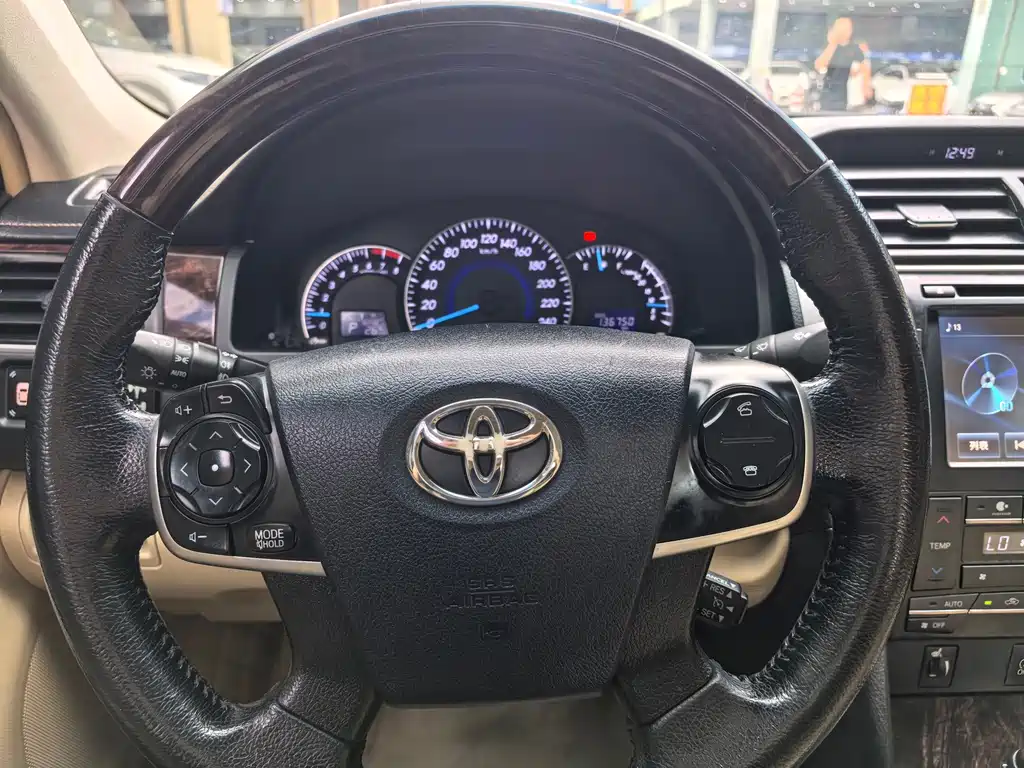 Toyota Camry — миниатюра 9