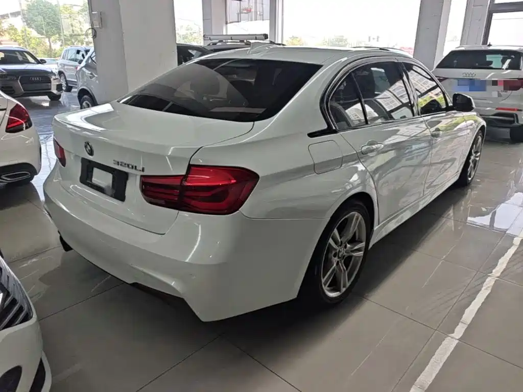 BMW 3 Series — миниатюра 7