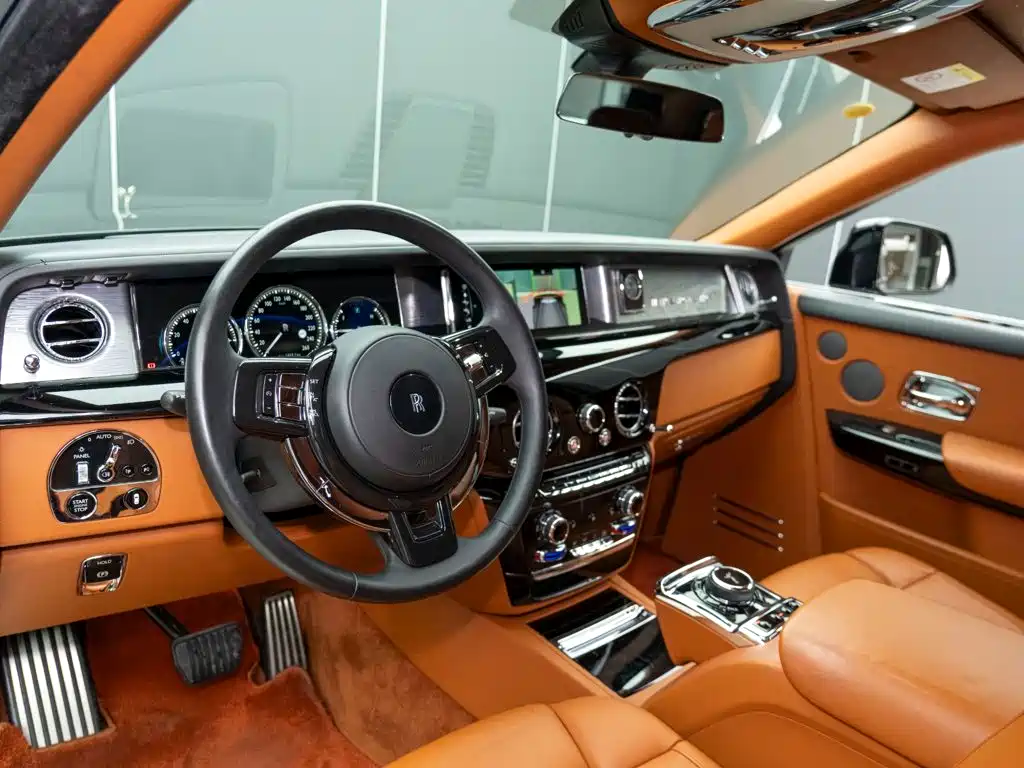 Rolls-Royce Phantom — миниатюра 8