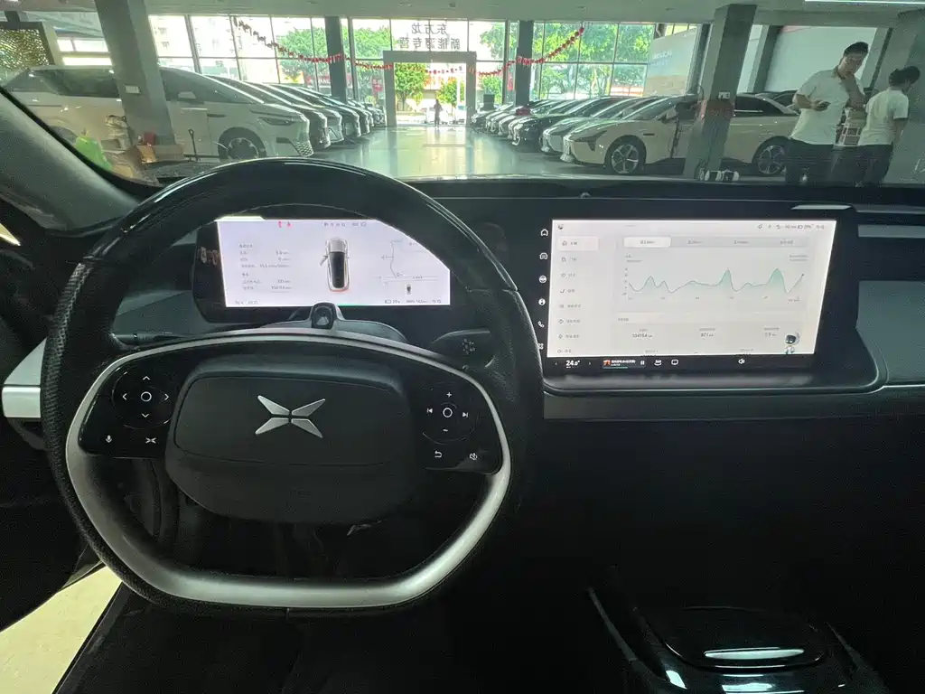 XPeng P7 — миниатюра 10