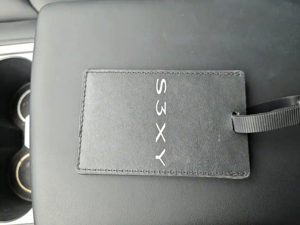 Tesla Model Y — миниатюра 9