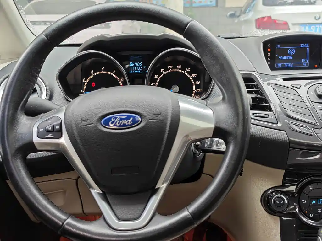 Ford Fiesta — миниатюра 14