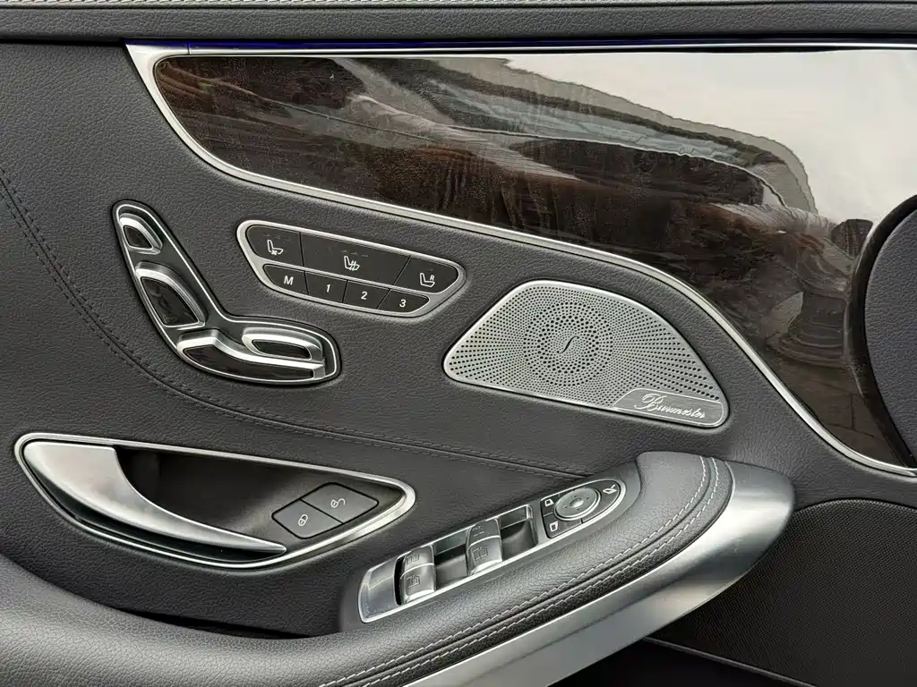 Mercedes-Benz S-Class — миниатюра 7
