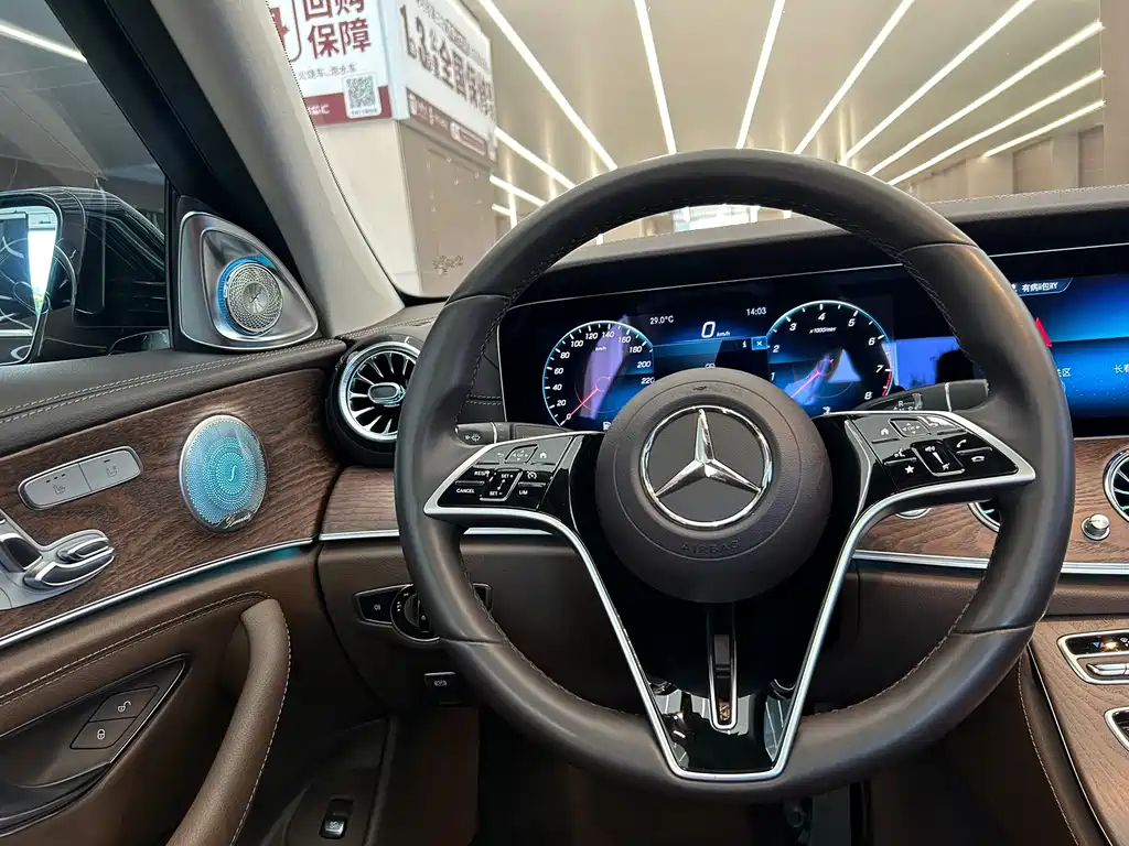 Mercedes-Benz E-Class — миниатюра 15