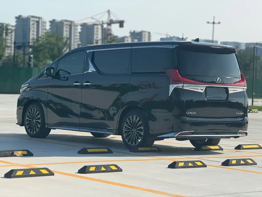 Toyota Vellfire 2023 2.5L HV Luxury