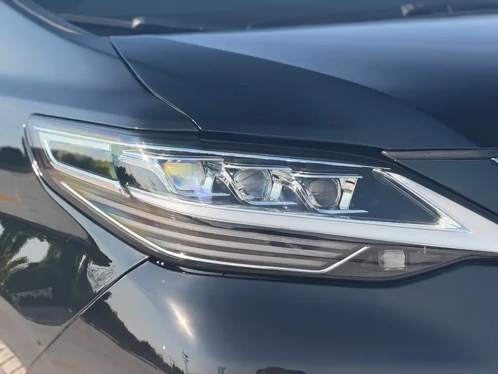 Toyota Vellfire 2023 2.5L HV Luxury