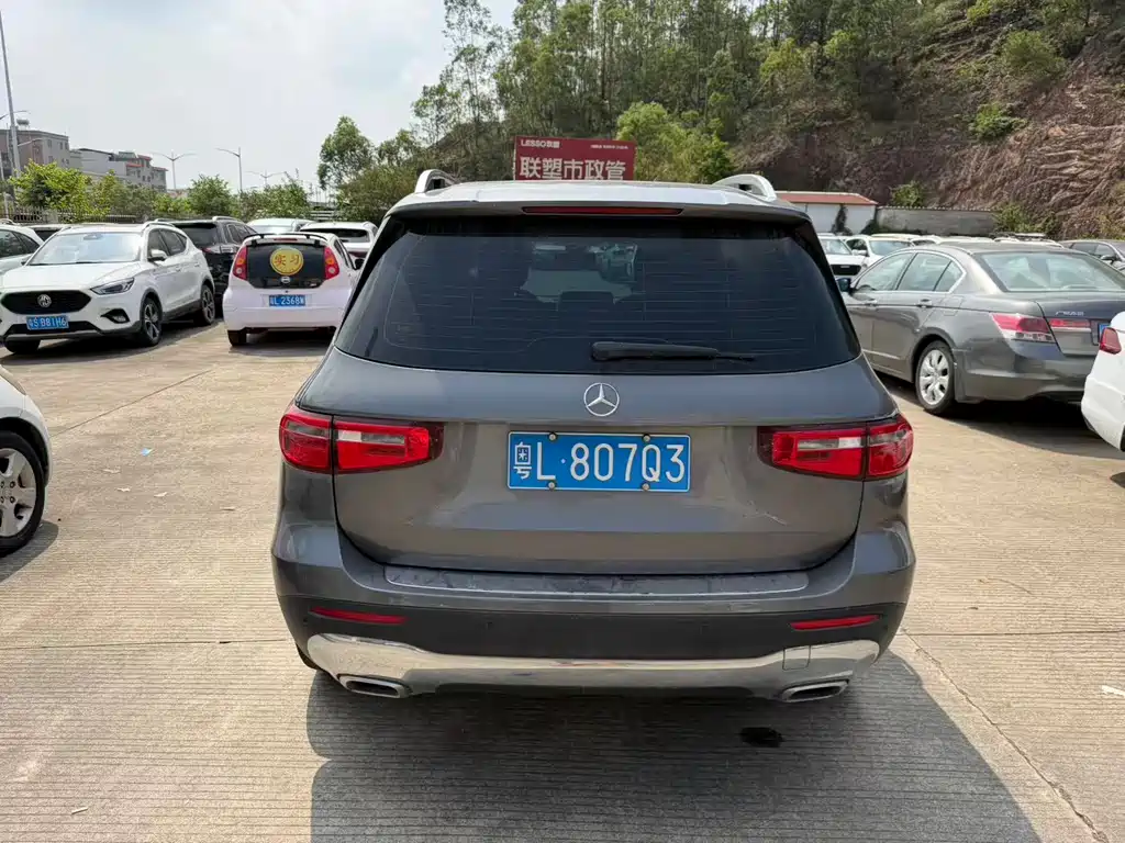 Mercedes-Benz GLB — миниатюра 8