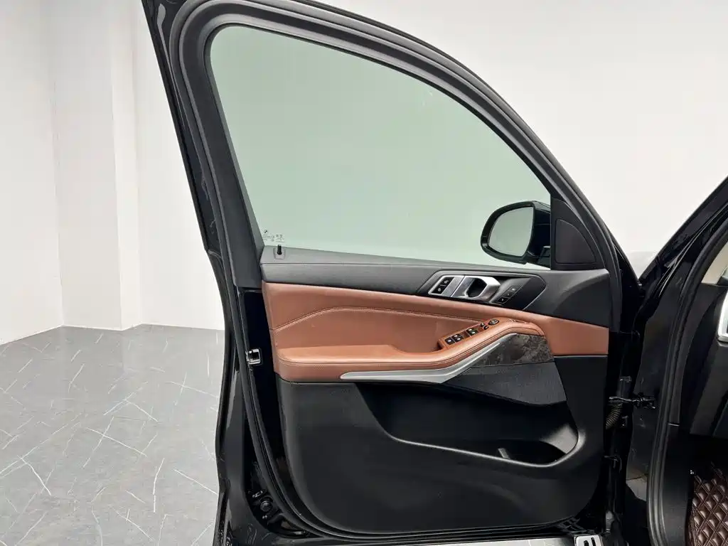 BMW X5 (Import) — миниатюра 13