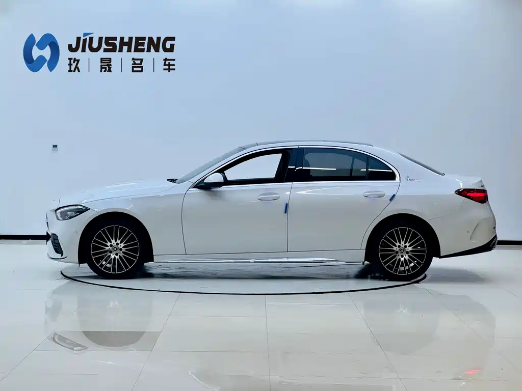 Mercedes-Benz C-Class — миниатюра 3