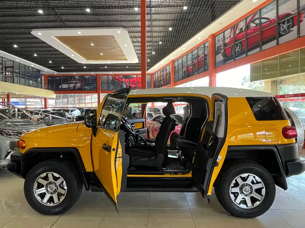 Toyota FJ Cruiser FJ 2019 4.0L AT
