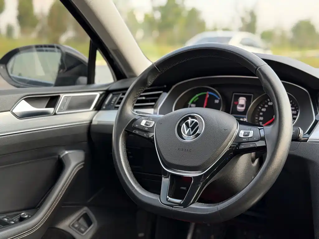 Volkswagen Magotan PHEV — миниатюра 11