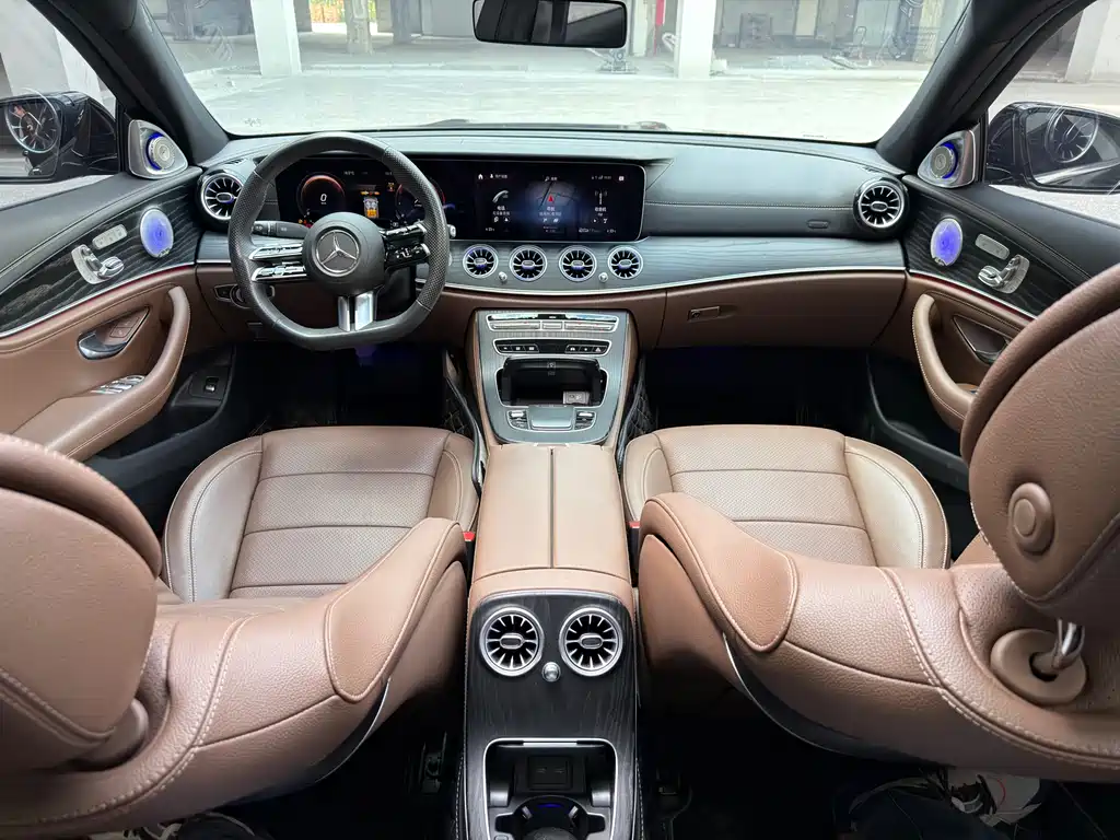 MERCEDES-BENZ E CLASS