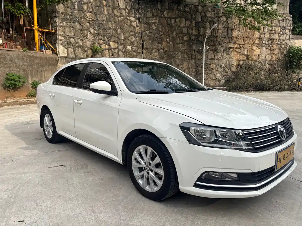 Volkswagen Lavida — миниатюра 2