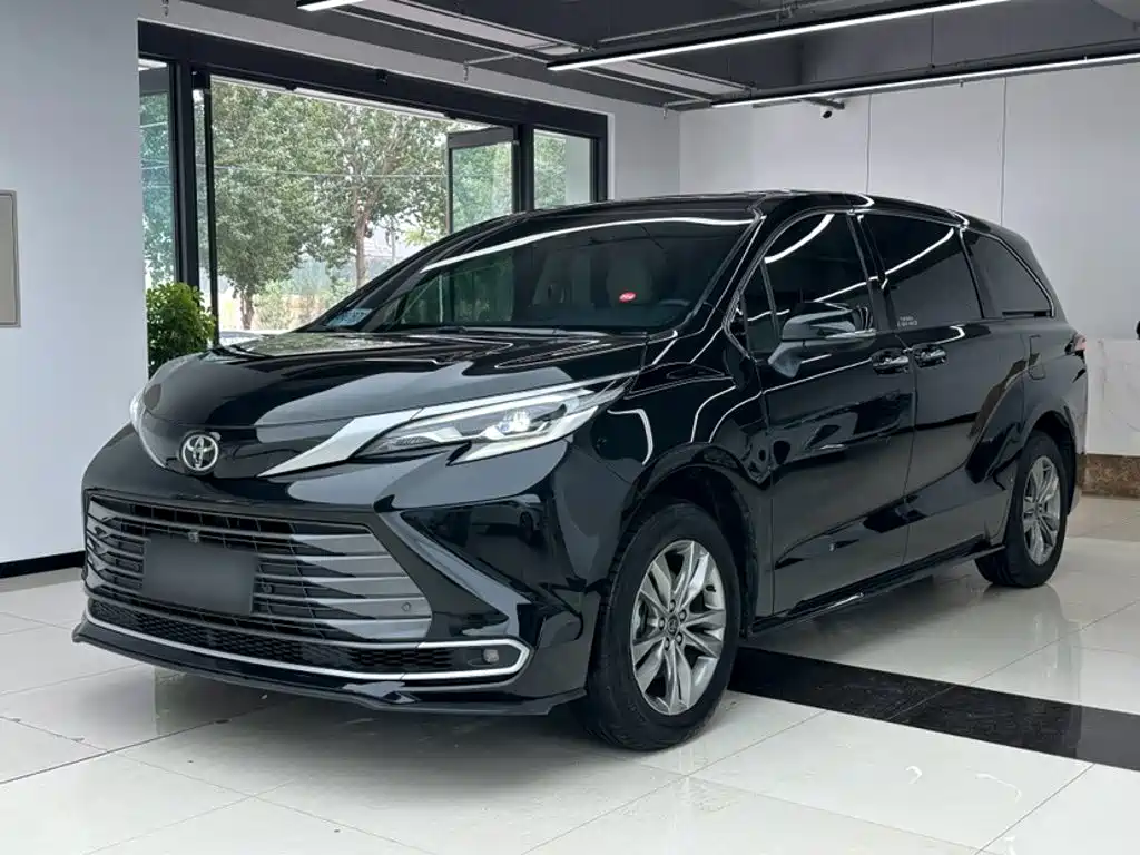 Toyota Sienna — миниатюра 3