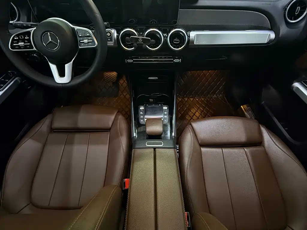 Mercedes-Benz GLB — миниатюра 10