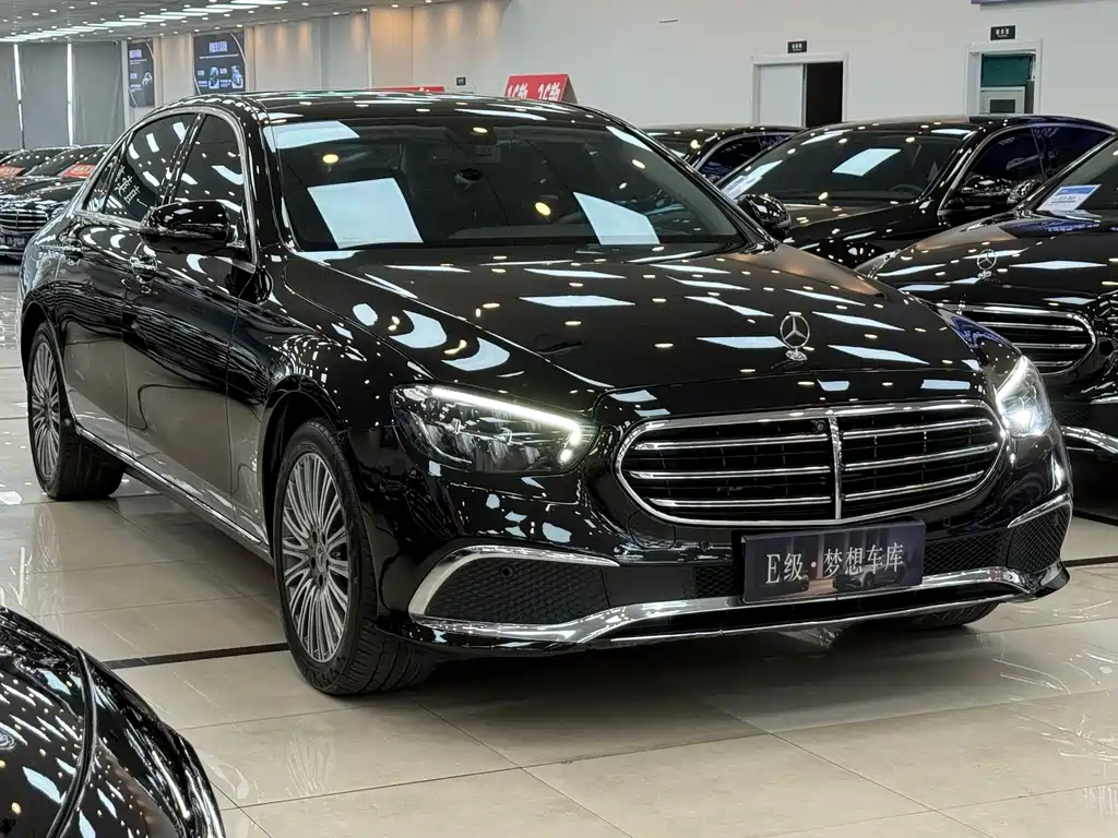 Mercedes-Benz E-Class — миниатюра 2