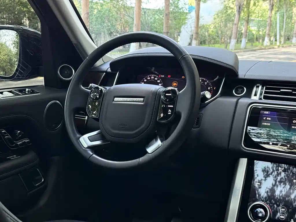 Land Rover Range Rover — миниатюра 7