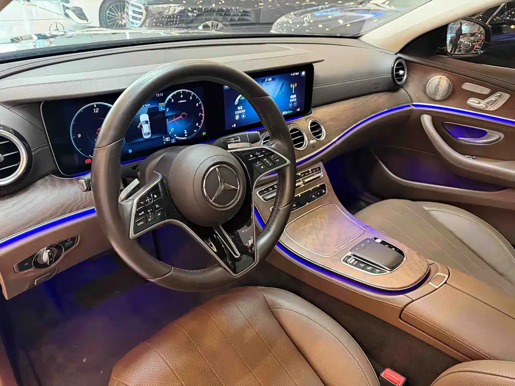 Mercedes-Benz E-Class — миниатюра 10