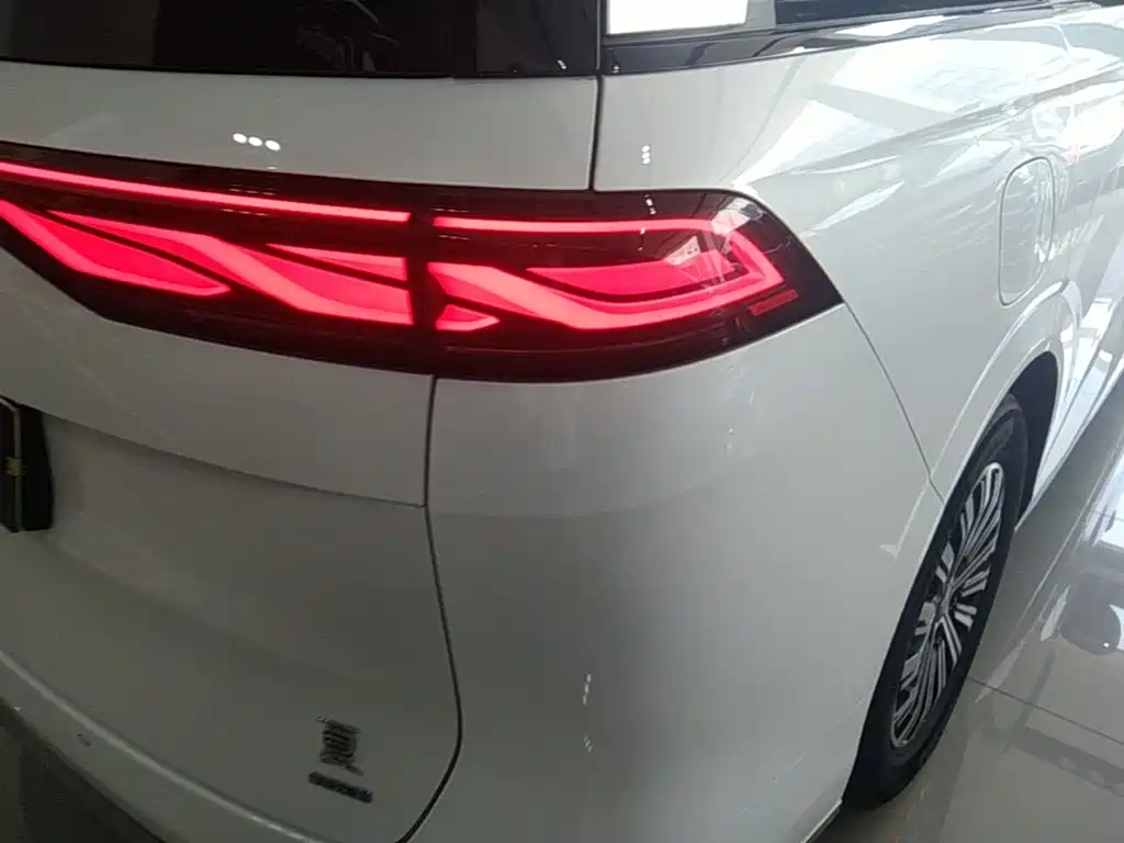 BYD Xia 2025 DM-i 1.5T 180km