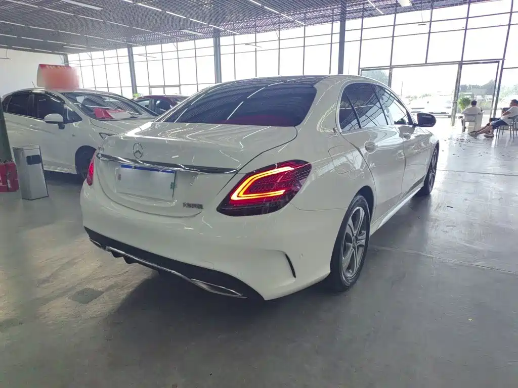 Mercedes-Benz C-Class — миниатюра 7